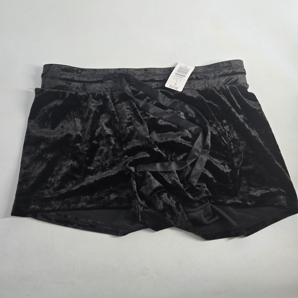 NEW Torrid Black Crushed Velour Shorts Large 12